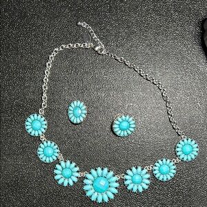 Blue and Silver Flower Pendant Necklace